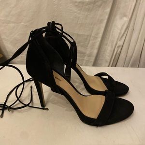 Gianni Bini black suede laceup ankle shoes 9.5 NWT